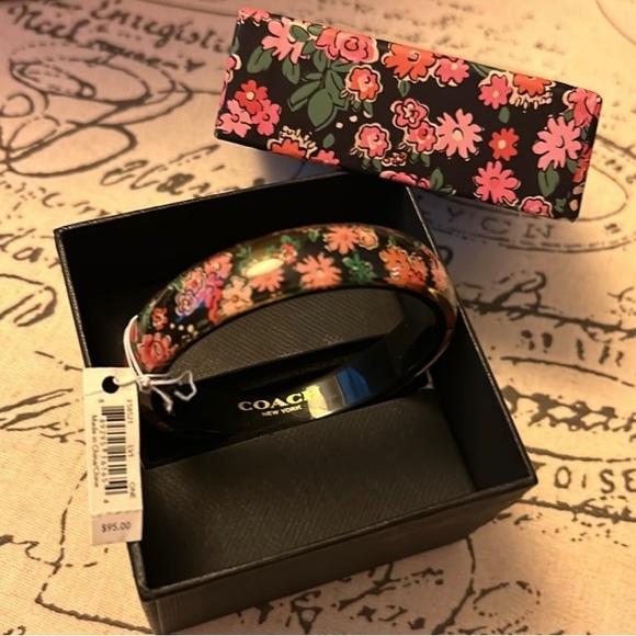 NWT Coach Resin Floral Bangle, black/multicolor Retail $95 - Picture 2 of 3